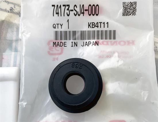 ラジエターの固定